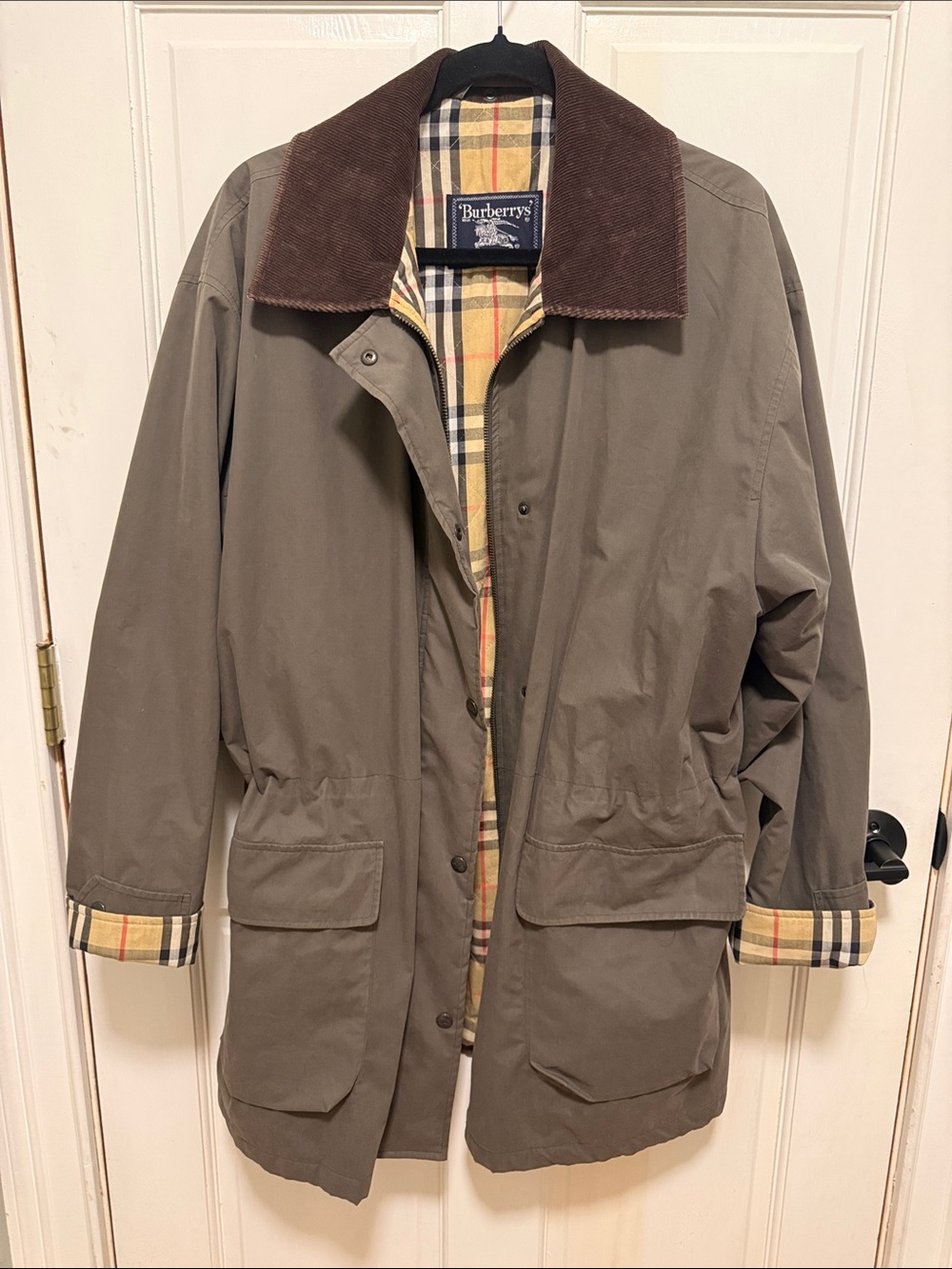 Vintage Burberry Womens Olive Green Coat w/ Brown Corduroy Collar- L